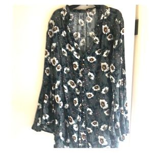 Free People tunic (buttons up/down to collar)